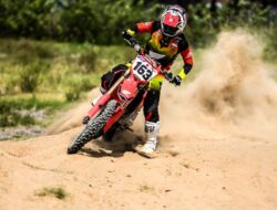 Crosser Binaan Astra Honda Raih Nilai Perdana Di MXGP Lombok