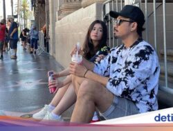 Denny Sumargo dan Istri Di Kulineran Romantis Di Amerika