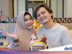 Anisa Rahma Kompak Kulineran Bareng Suami, Ini Potret Manisnya!