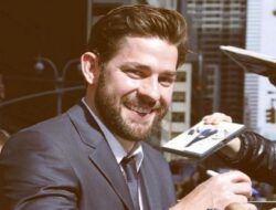 Siapa John Krasinski? Aktor Atau Aktris yang Dinobatkan Di Sebab Itu Pria Terseksi Dunia 2024