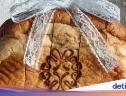 Kreatif! Undangan Pernikahan Pakai Roti yang Bisa Dimakan